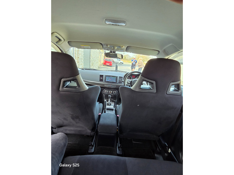 2010 Mitsubishi Lancer - image 29