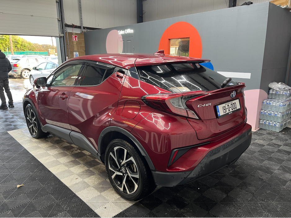 2019 Toyota C-HR 2019 TOYOTA C-HR G 1.8 AUTOMATIC / CRUISE CONTROL / REVERSE CAMERA / HEATED SEATS AND MORE