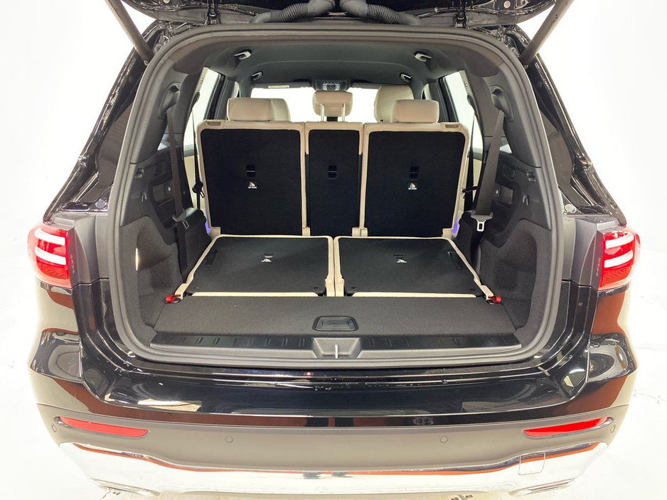 2025 Mercedes-Benz GLB - image 19