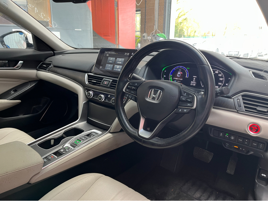 2018 Honda Accord - image 8