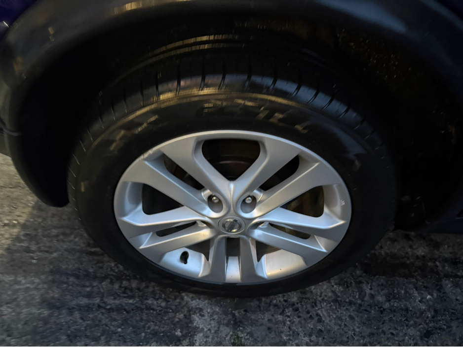 2017 Nissan Juke - image 2