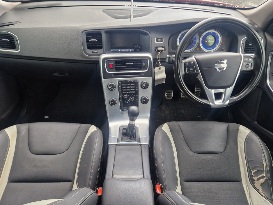 2011 Volvo S60 1.6 DRIVE R - DESIGN 4DR R-DESIGN START €3,990