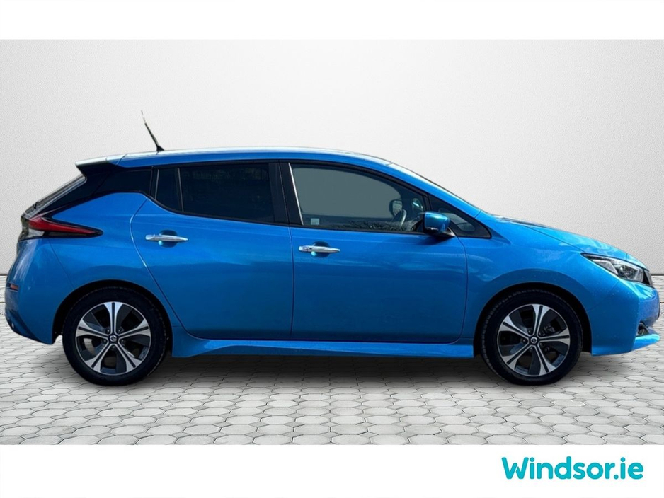 2022 Nissan Leaf - image 12