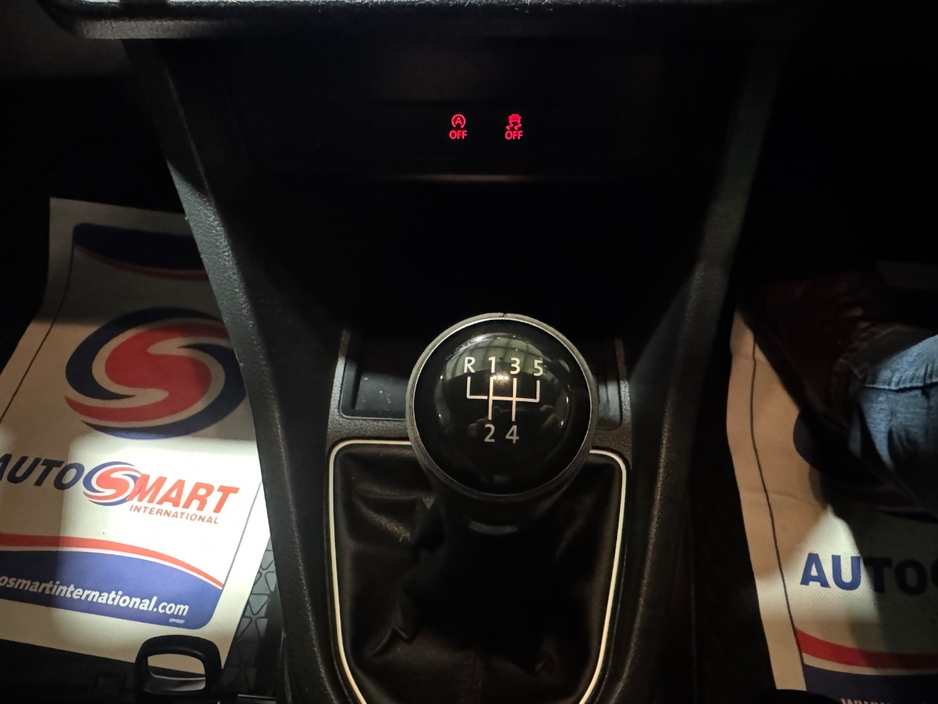 2020 Volkswagen Caddy - image 20