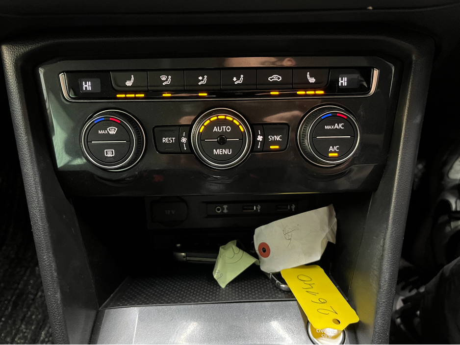 2017 Volkswagen Tiguan - image 20