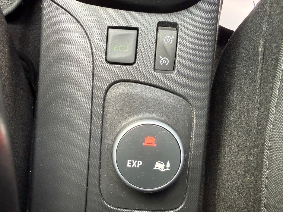 2016 Renault Captur SIGNATURE 1.5 DCI 90 20 4DR €9,900