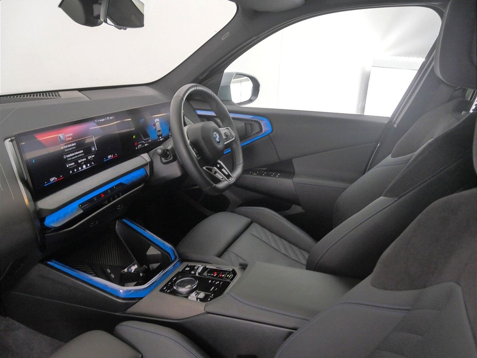 2025 BMW X3 - image 7