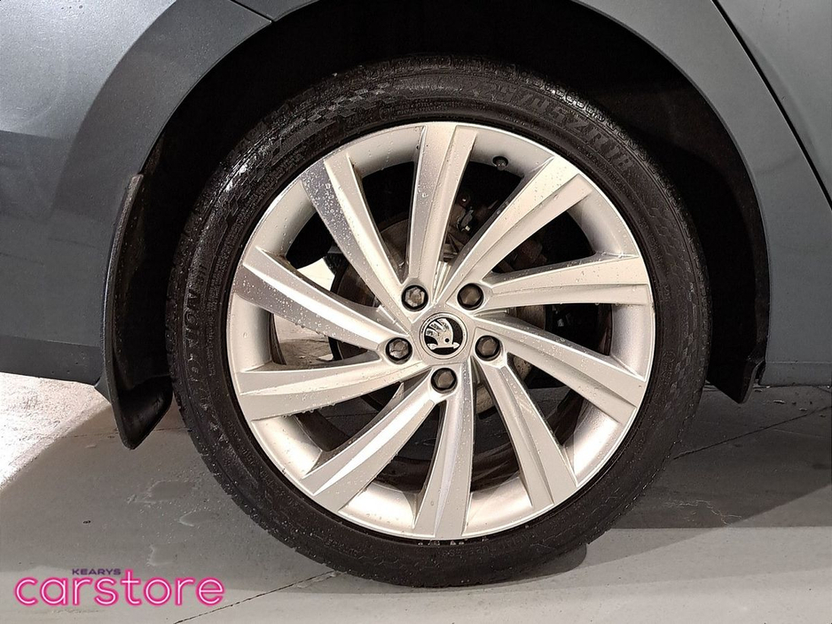 2021 Skoda Octavia - image 14