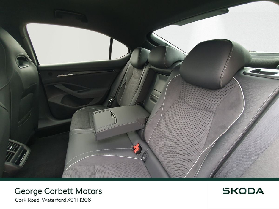 2026 Skoda Superb - image 13