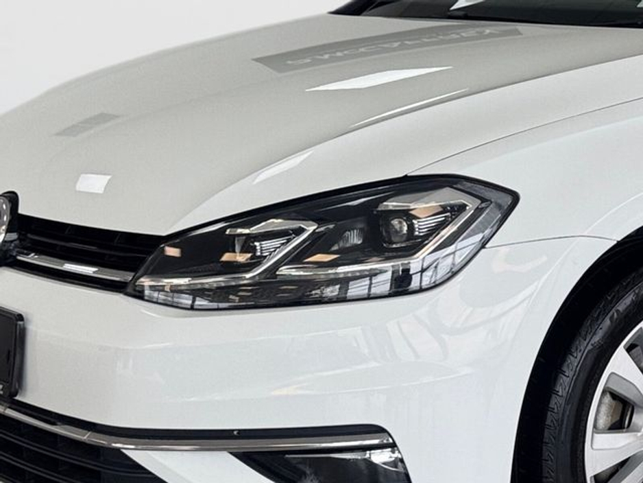 2018 Volkswagen Golf - image 9