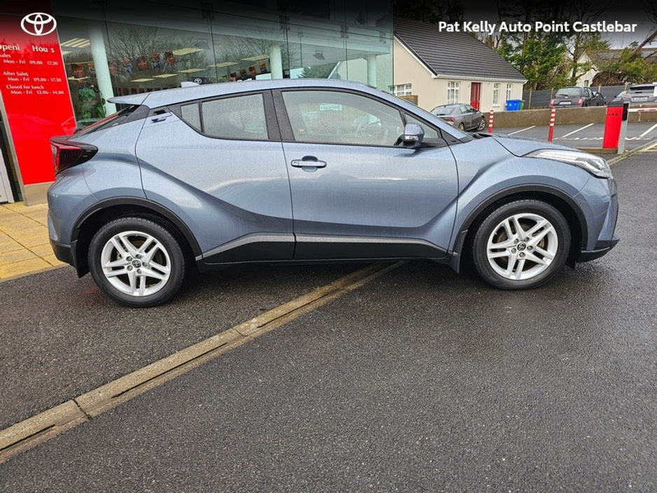 2023 Toyota C-HR C-HR HYBRID LUNA €29,900