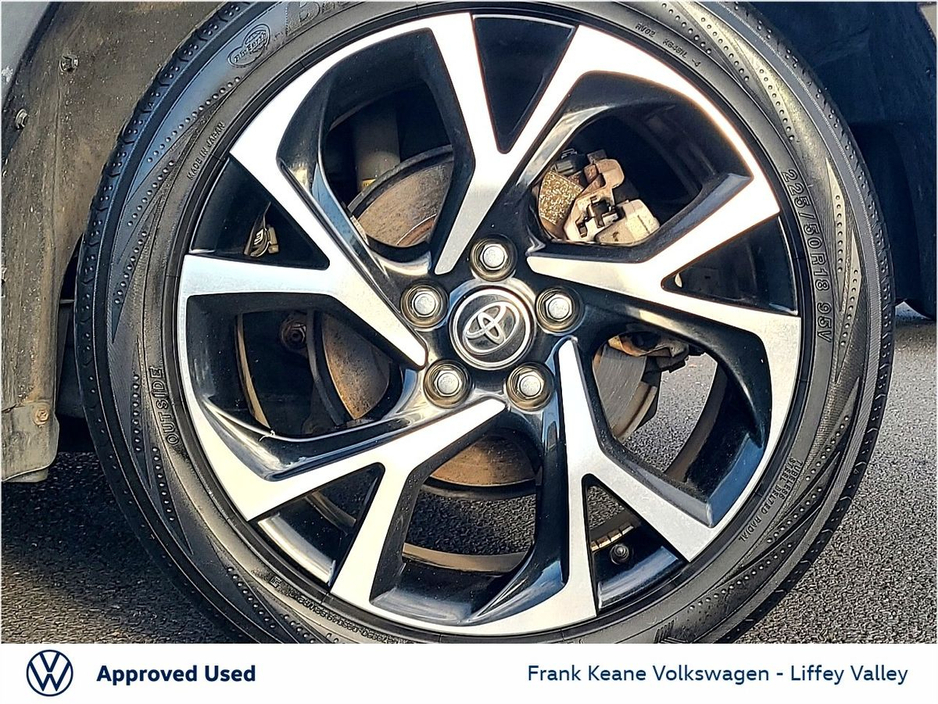 2018 Toyota C-HR SOL AUTO HYBRID 1.8 * *FULL LEATHER* *DIAMOND CUT ALLOYS* *CARPLAY* *HEATED SEATS* *BLIND SPOT* *NEW NCT* *12 MONTHS FRANK KEANE WARRANTY* *FINANCE AVAILABLE* €21,995