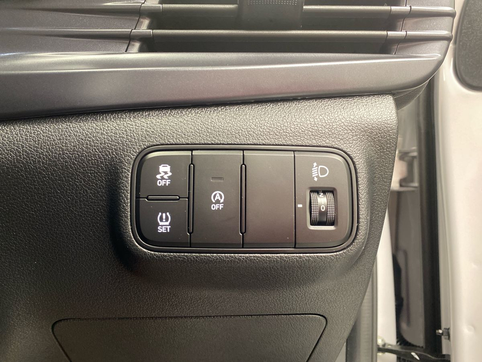 2025 Hyundai i20 - image 18