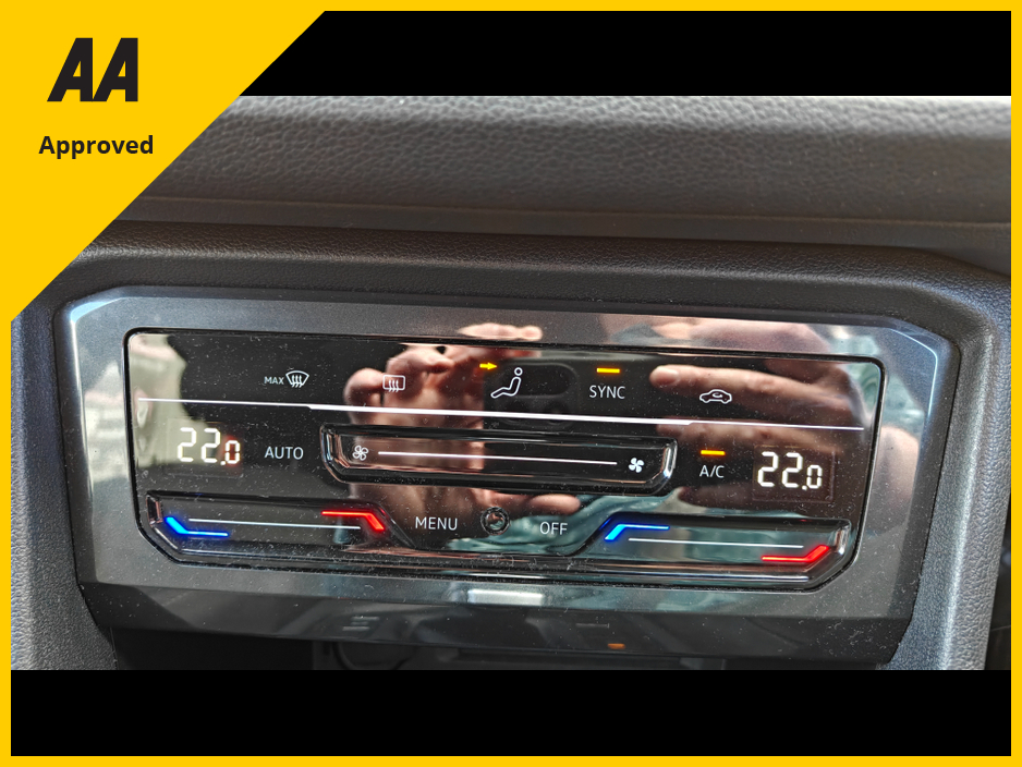 2022 Volkswagen Tiguan - image 28