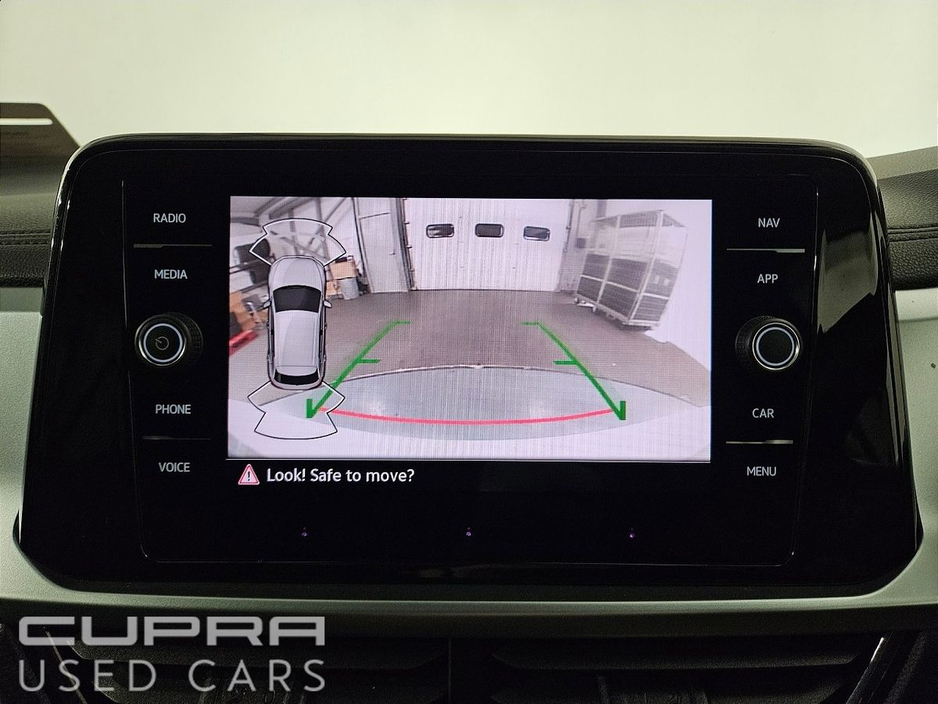 2023 Volkswagen T-Roc - image 14