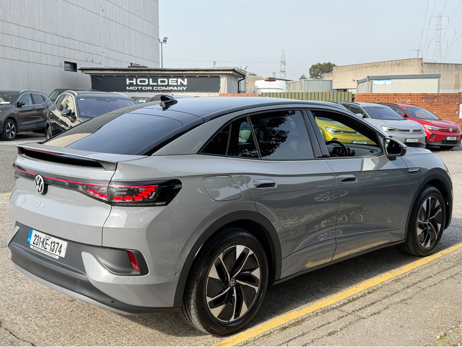 2023 Volkswagen ID.5 - image 9