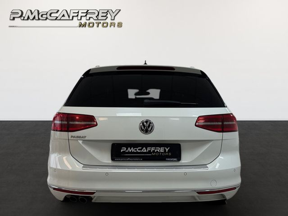 2019 Volkswagen Passat - image 6