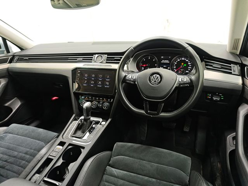 2018 Volkswagen Passat - image 21