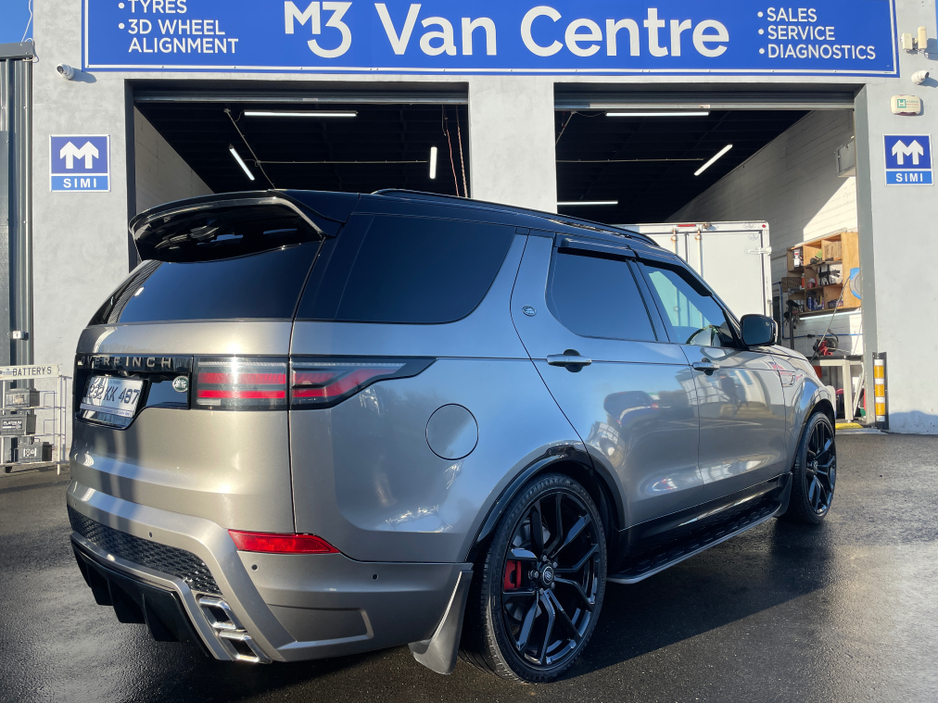 2023 Land Rover Discovery (232) LAND ROVER DISCOVERY 3.0 SD6 R-DYNAMIC OVERFINCH €48,950