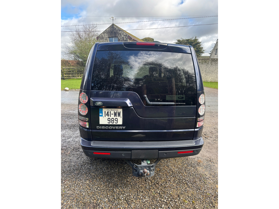 2014 Land Rover Discovery - image 5