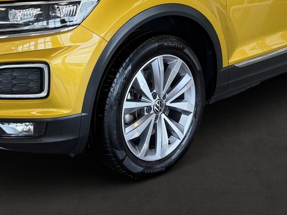 2021 Volkswagen T-Roc - image 10