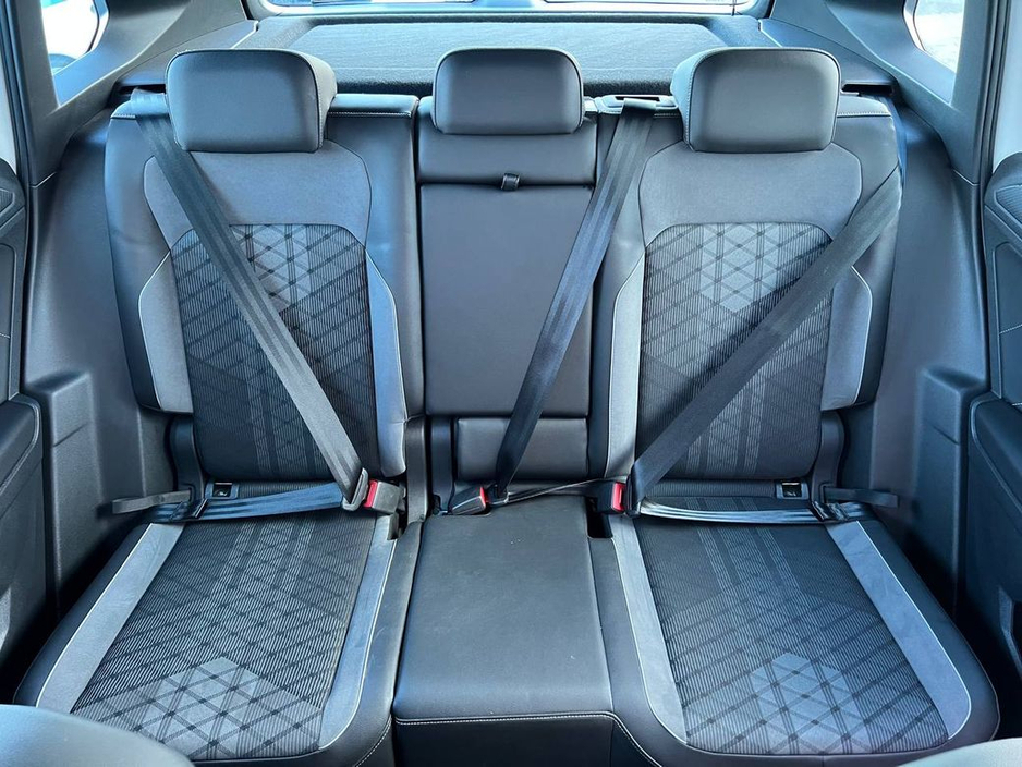 2023 Volkswagen Tiguan R-LINE 1.4 HYBRID // 20" R-LINE ALLOYS // PARKING SENSORS // APPLE CARPLAY/ANDROID AUTO €36,900