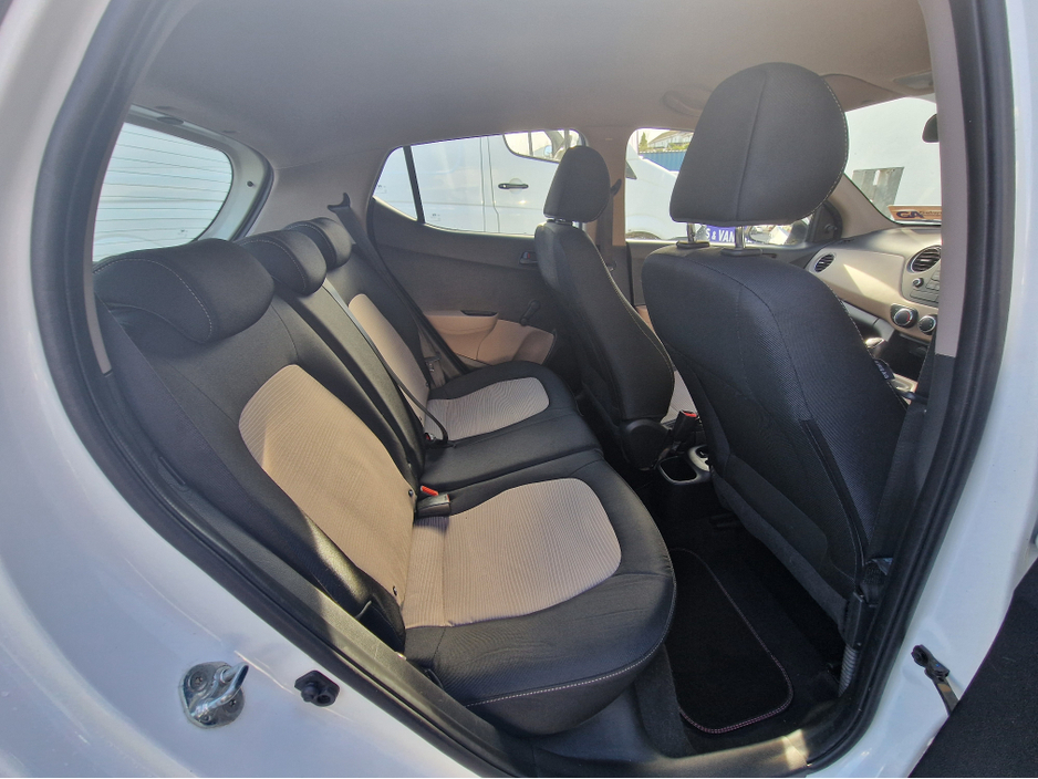 2016 Hyundai i10 S AIR **GREAT STARTER CAR** €7,450