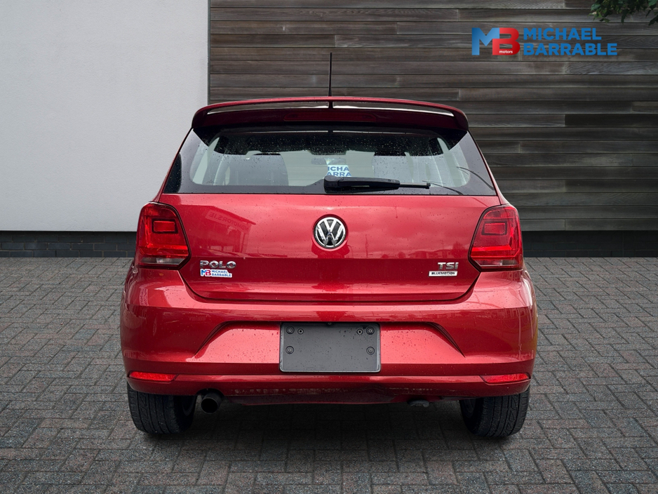 2014 Volkswagen Polo - image 12