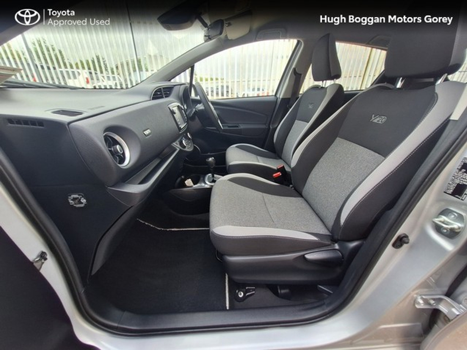 2020 Toyota Yaris - image 7