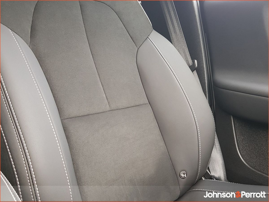 2025 Volvo EX40 82 kWh Extended Range Electric Ultra €49,900