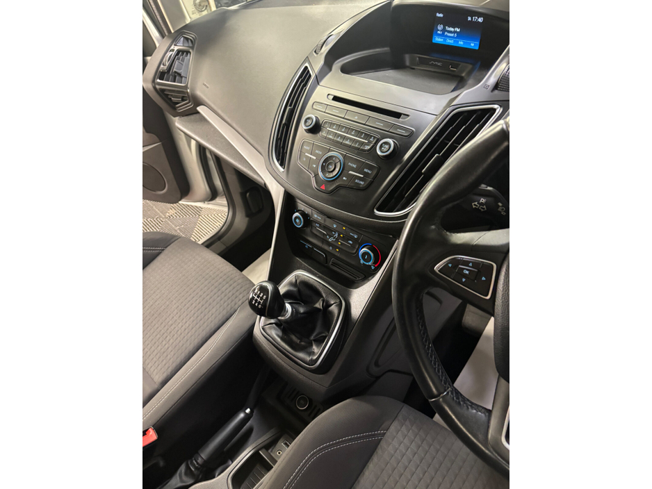 2017 Ford C-Max - image 9