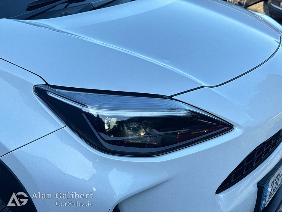 2023 Toyota Yaris Cross - image 17