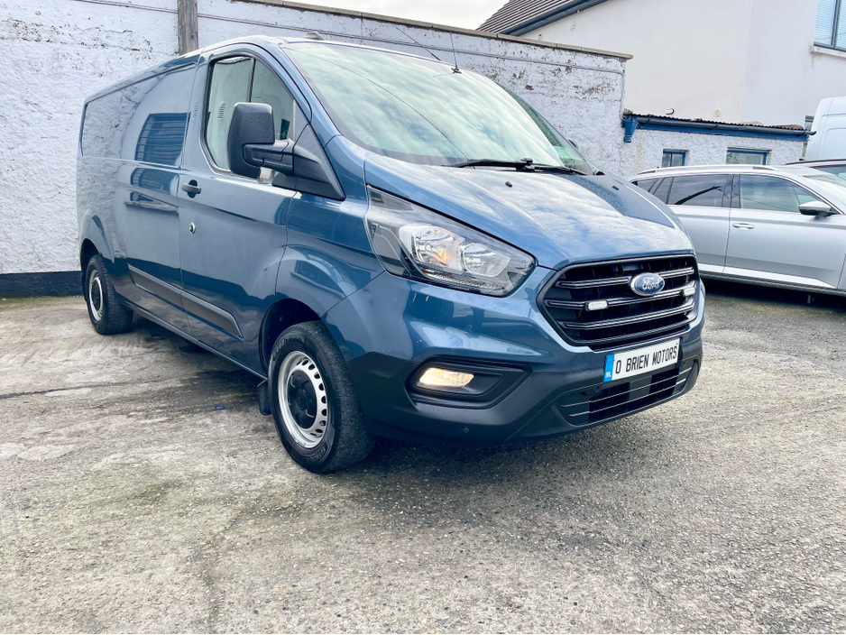 2023 Ford Transit Custom - image 40