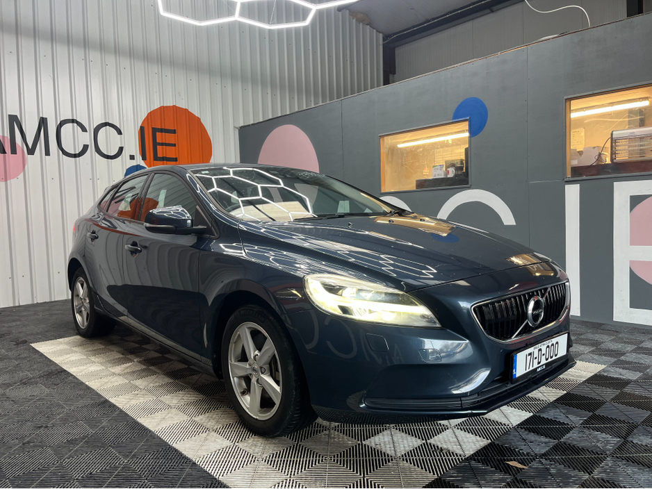2017 Volvo V40 €14950! 2017 VOLVO V40 AUTOMATIC  T3 KINETIC 1.5 AUTOMATIC / REVERSE CAMERA €14,950