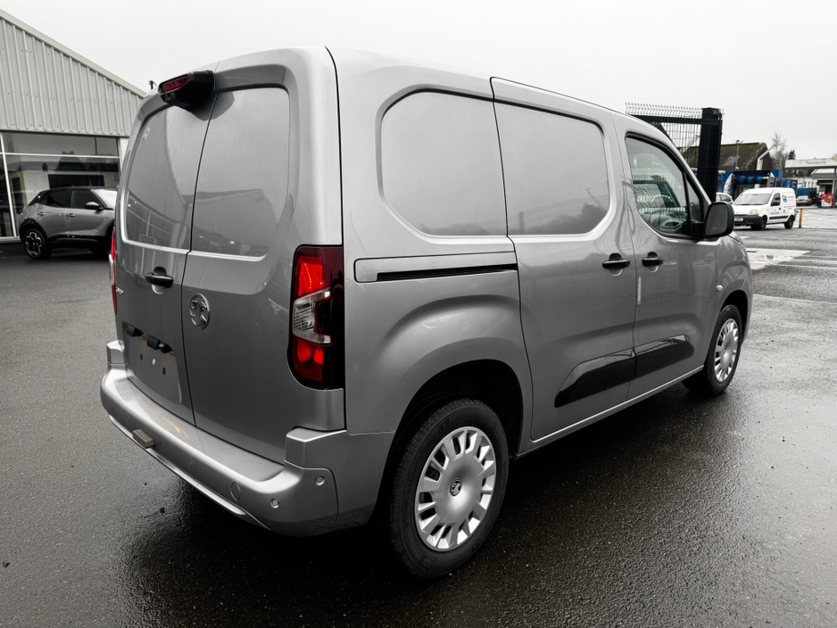 2025 Opel Combo - image 5