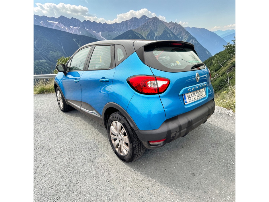 2015 Renault Captur - image 2