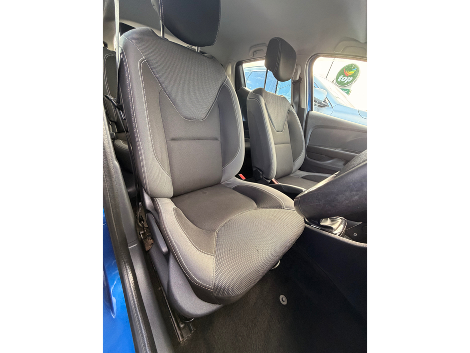 2018 Renault Clio - image 5