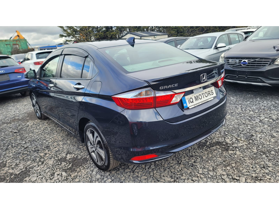 2017 Honda Grace - image 4