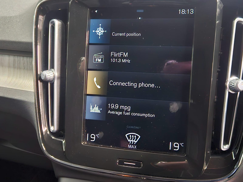 2021 Volvo XC40  €26,950