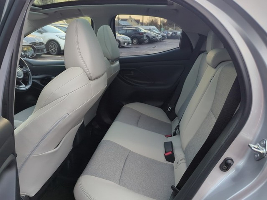 2023 Toyota Yaris FRESH SELECTION OF TRADE-INS YARIS 1.5 HYBRID PLATINUM