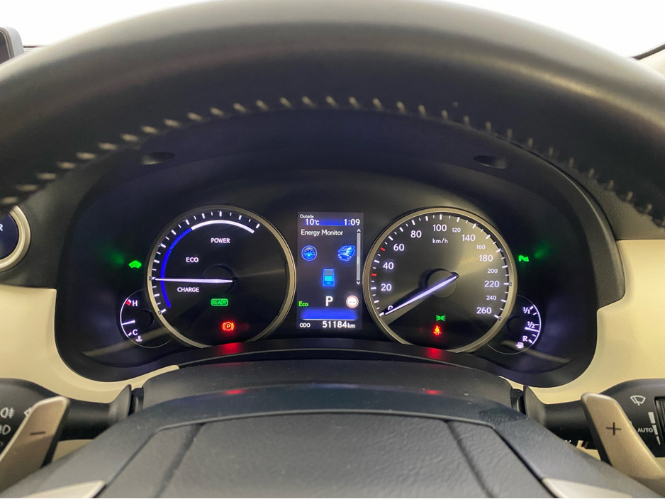 2021 Lexus NX 300 h - image 11