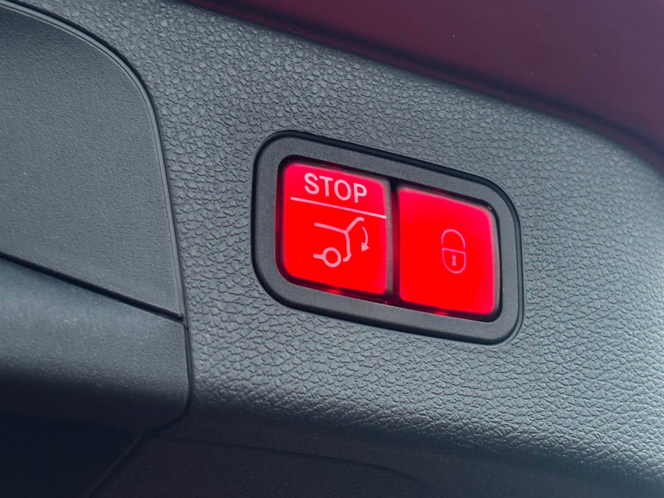 2023 Mercedes-Benz EQC PREMIUM PLUS 400 AMG LINE 4 MATIC SUNROOF €42,995