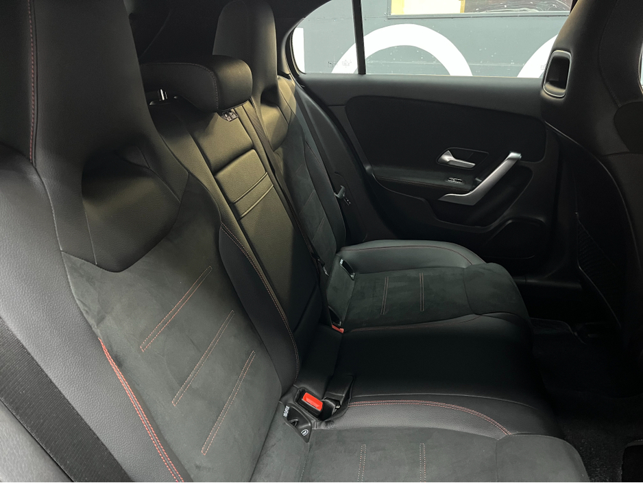 2020 Mercedes-Benz A Class 2020 MERCEDES-BENZ A200D AMG LINE 2.0 AUTOMATIC / CRUISE CONTROL / REVERSE CAMERA / ELECTRIC MEMORY & HEATED SEATS / PADDLE SHIFTERS