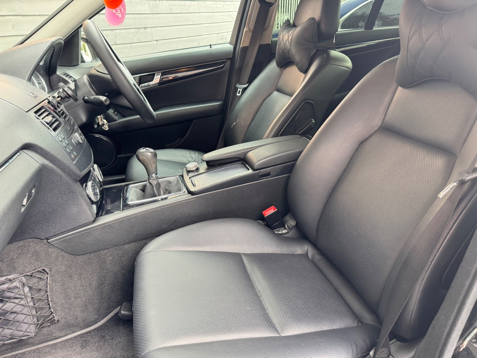 2009 Mercedes-Benz C Class - image 15