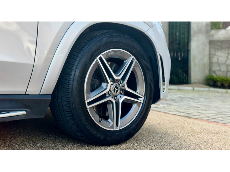 2019 Mercedes-Benz GL Class - image 5