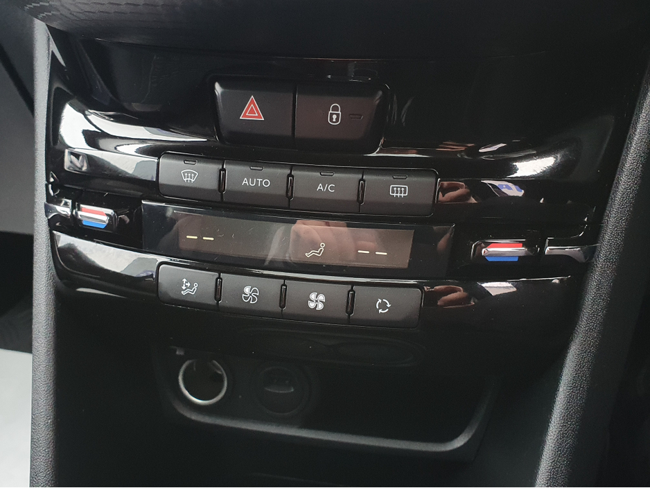 2019 Peugeot 2008 ALLURE PREMIUM 1.2L PETROL 82BHP MANUAL NCT 02/28 FINANCE AVAILABLE @ €49 PER WEEK 2 KEYS/ PAN ROOF/ PARKING SENSORS/ HALF LEATHER SEATS/ TOUCH SCREEN MEDIA/ HISTORY CHECKED €10,900