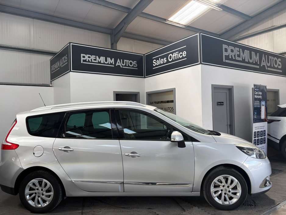 2015 Renault Grand Scenic - image 2