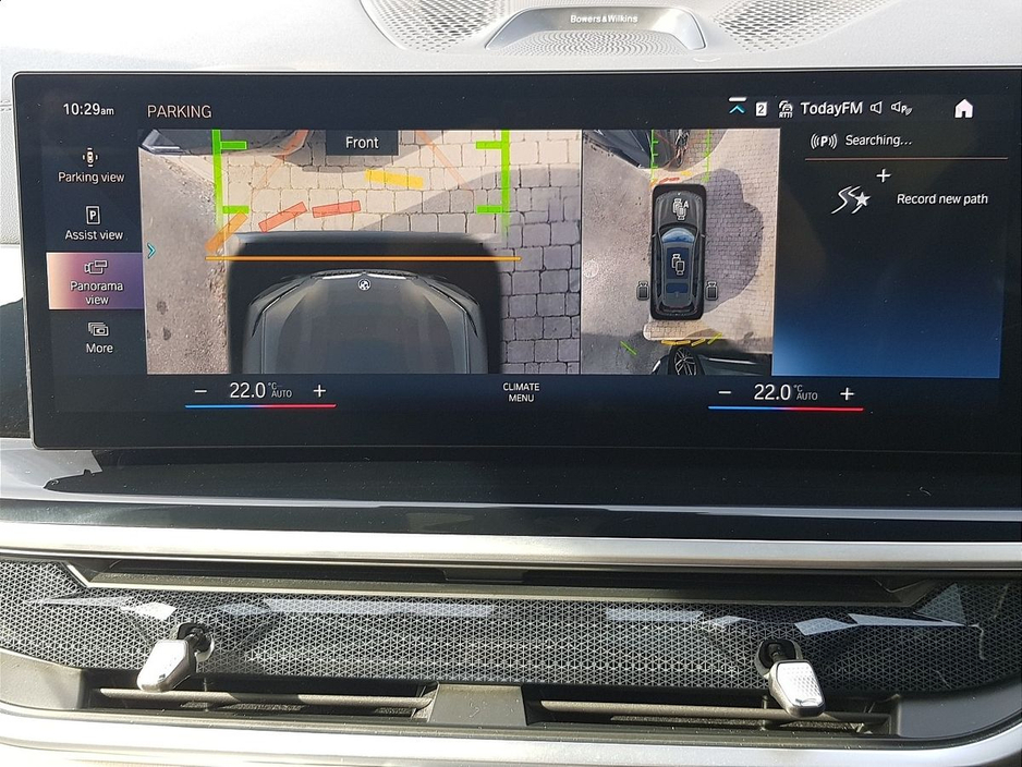 2023 BMW X7 - image 28