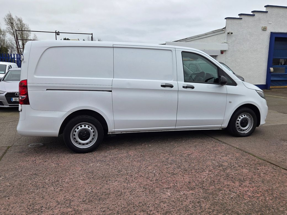 2021 Mercedes-Benz Vito - image 9