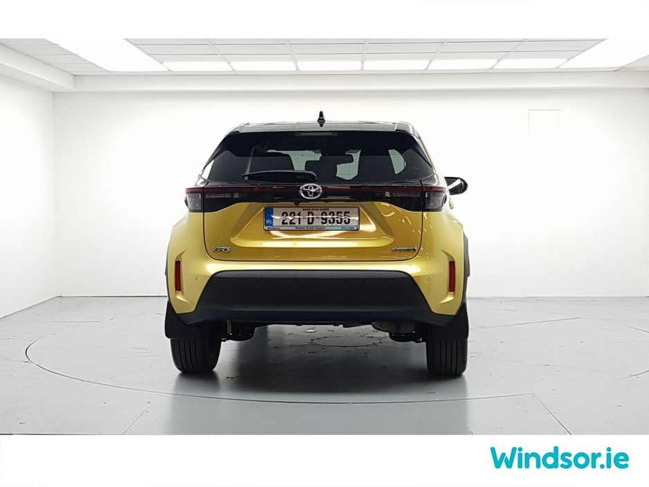 2022 Toyota Yaris Cross - image 11